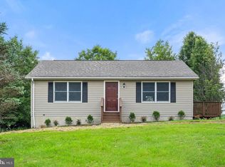 10033 Conde Rd, Marshall, VA 20115