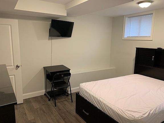 4th image of 26 Lake St #26