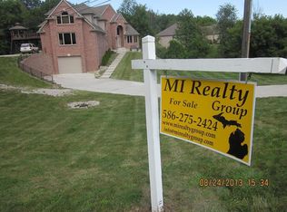 5998 Oak Ridge Dr, Washington, MI 48094