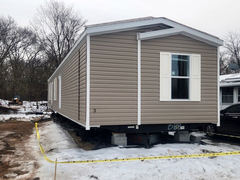 1st image of 3 Rivermead Blvd