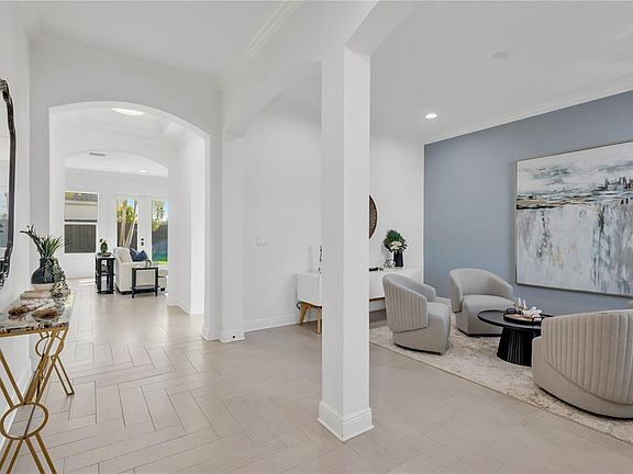 3rd image of 3824 W SANTIAGO STREET