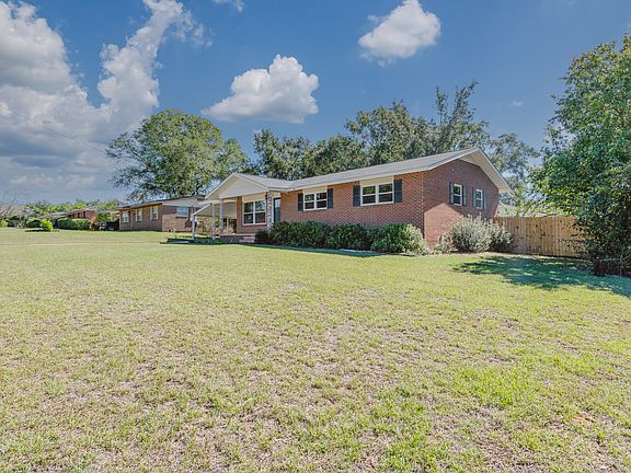 2nd image of 307 Camellia Dr