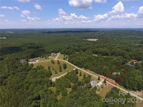 3rd image of 13 Briaridge Ln