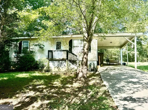 2715 Squires Rd, Gainesville, GA 30507