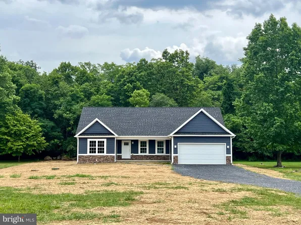 133 Phillips Ln, Bunker Hill, WV 25413