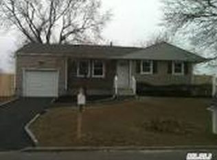 24 Viceroy Pl, Port Jefferson Station, NY 11776