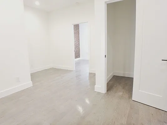 Rented by MAC Realty NY | media 17