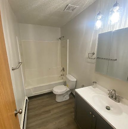2nd image of 441 Lindale Dr APT 1