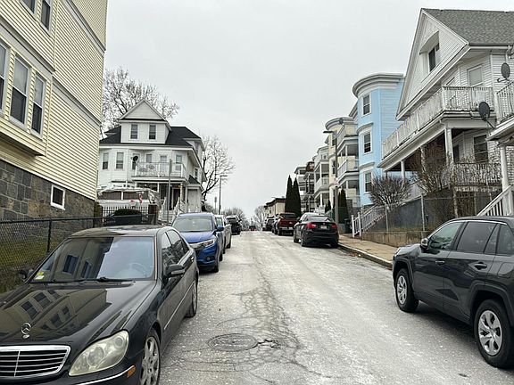 4th image of 35 Bullard St