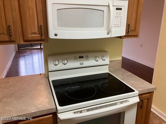 5th image of 1071 EDGEWOOD Avenue #605