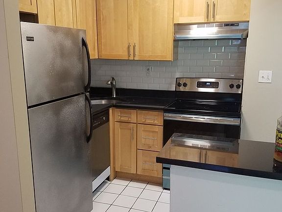 5th image of 7538 Grand Central Pkwy APT 3