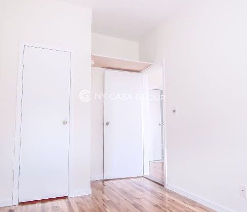 5th image of 121 Henry St APT 5F
