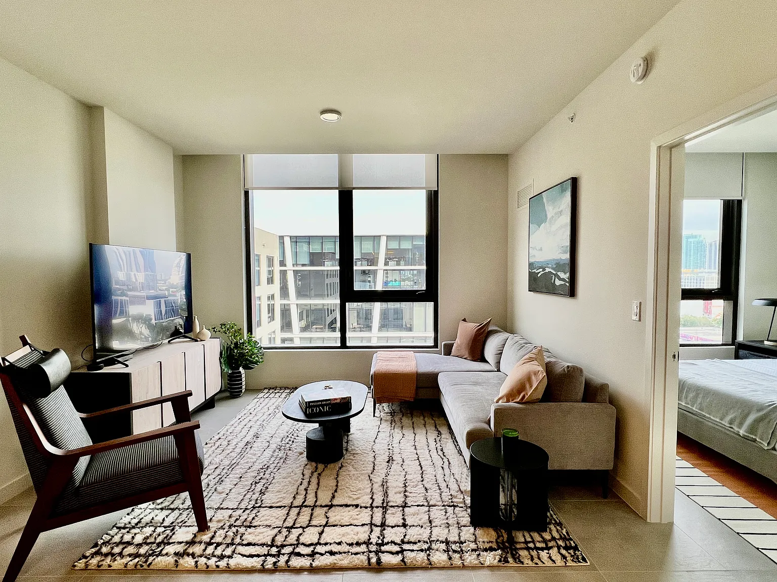 1 bed, 650 sqft, $2,290 — Photo 2