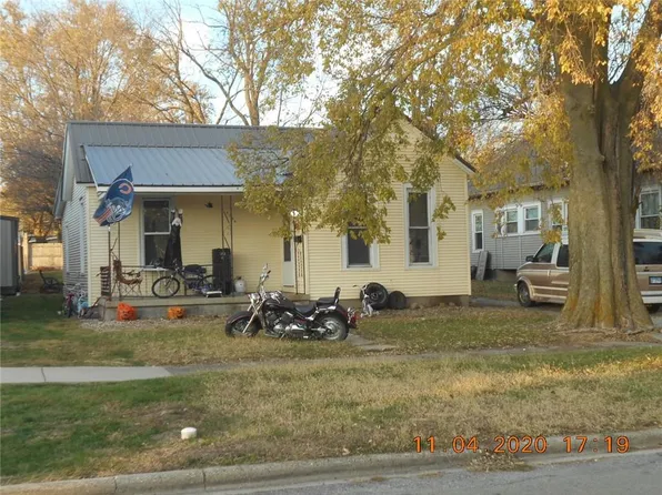 1708 Marion Ave, Mattoon, IL 61938