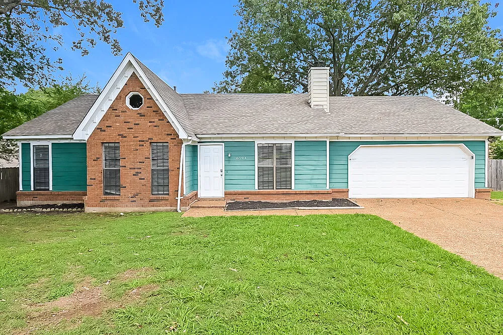 3 bed, 2.0 bath, 1400 sqft, $1,610 — Photo 1