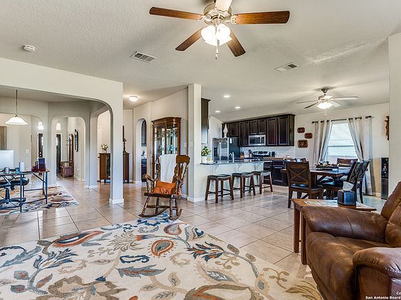 3rd image of 279 Creekview
