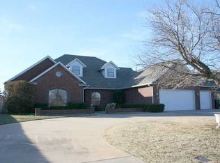1613 Birkenhead Rd, Yukon, OK 73099