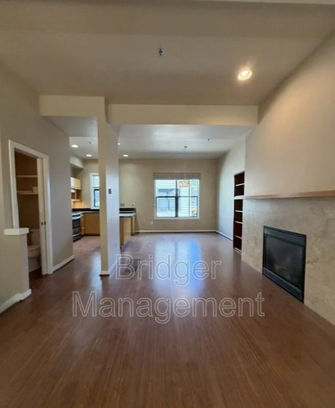 3 bed, 2.5 bath, 1548 sqft, $3,650 — Photo 1
