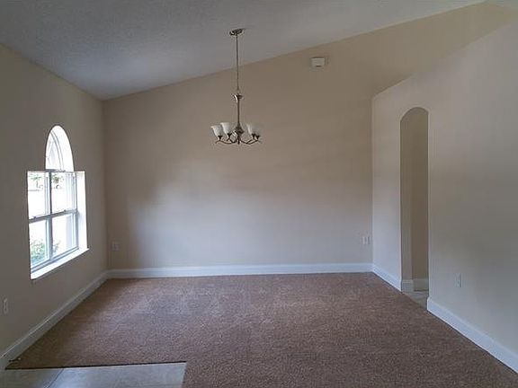 5th image of 3095 N Covington Dr