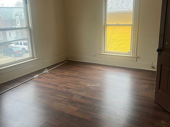 2nd image of 116 N 6th St APT 3