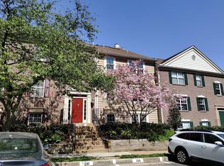 12102 Green Leaf Ct APT 101, Fairfax, VA 22033