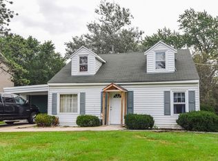 651 S Benton St, Palatine, IL 60067