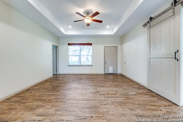 3 bed, 2.0 bath, 1560 sqft, $2,150 — Photo 2
