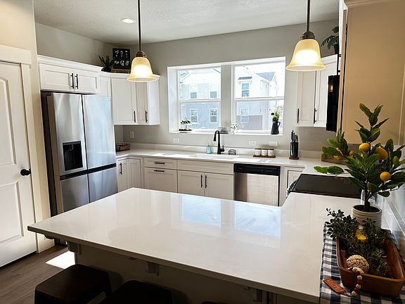 4th image of 3832 W Hardman Way