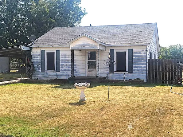 402 S Avenue D, Graham, TX 76374