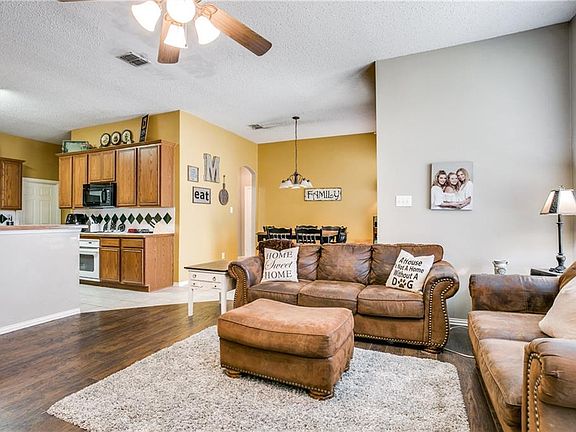 2nd image of 1128 Wedgewood Dr