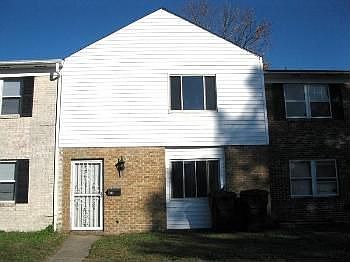 1st image of 812 S Grosvenor Ct