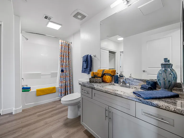 Granite Mountain Apartments — Photo 33