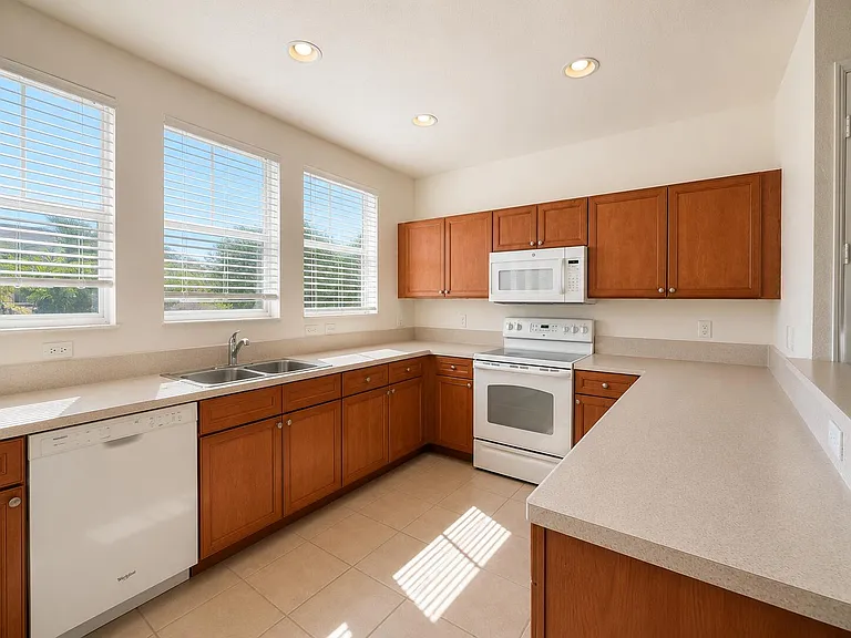 780 Marina Del Ray Ln #4 — Photo 1