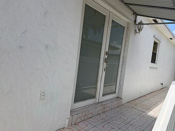 3rd image of 3640 NW 19th St