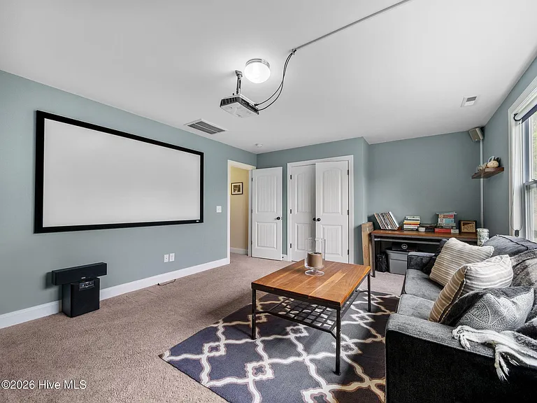 154 Cornel Ln — Photo 32
