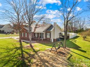 105 Laura Ct, Cherryville, NC 28021