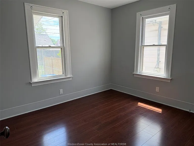 1814 Cadillac St — Photo 13