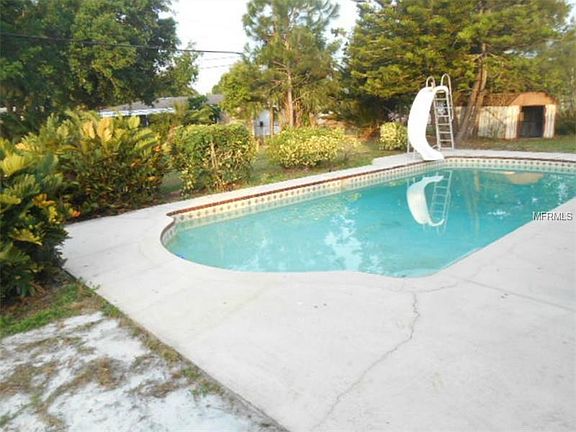 5th image of 4874 Lake Charles Dr N