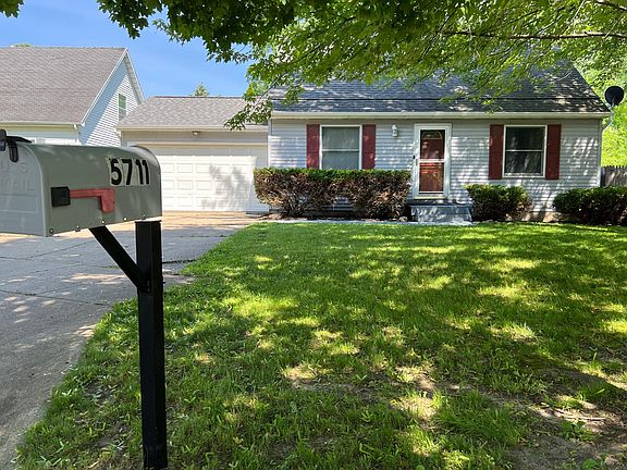 Built in 1987; Room to park 5 cars