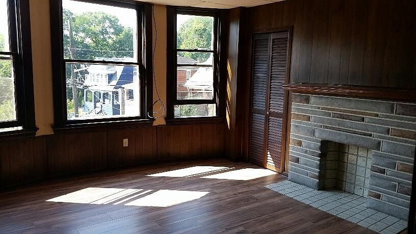 Living Room 13 x 14