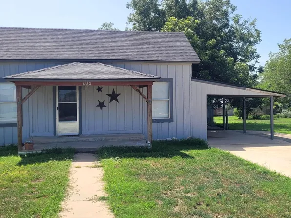 205 Maverick, Falls City, TX 78113