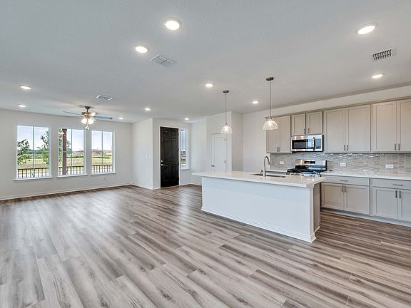 4th image of 144 Harston Dr