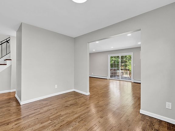 5th image of 31 Fisher Ave #31