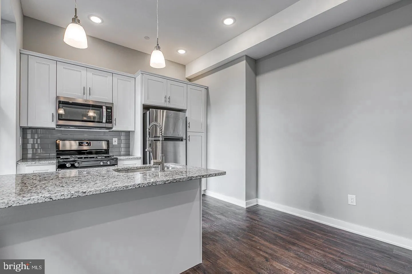 2 bed, 1569 sqft, $2,095 — Photo 4