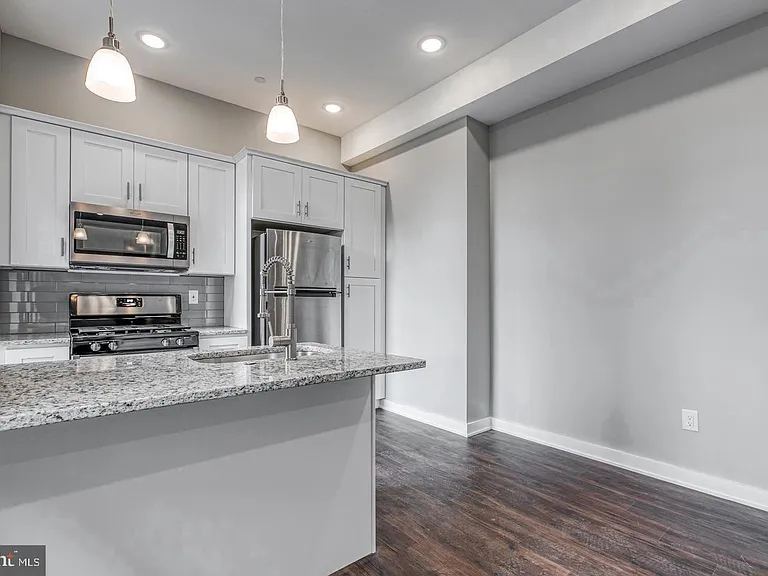 1316 S Broad St #1R — Photo 4