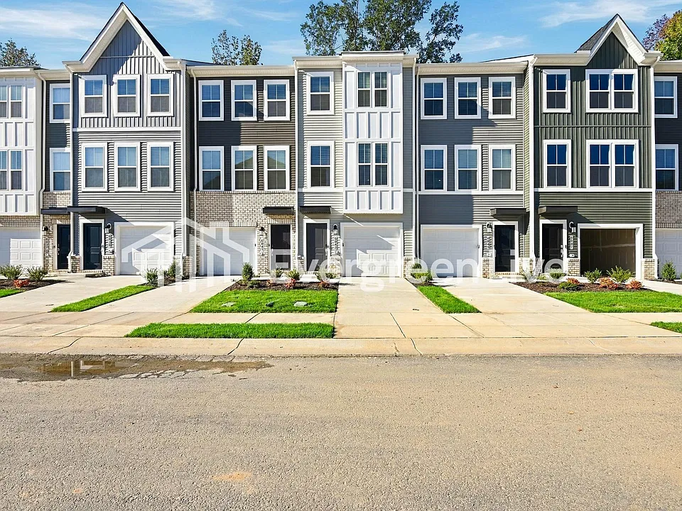 6043 Blue Iris Rd
