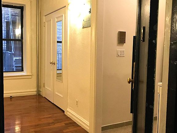 4th image of 220 E 18th St APT 3G
