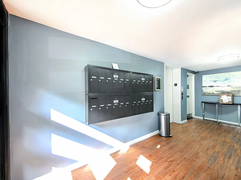 The Flats At Studio City - Darbyridge, Lp — Photo 16