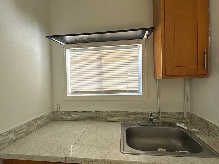 524 Sycamore Ave — Photo 4