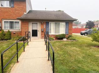 25600 New England Ct #154, Roseville, MI 48066
